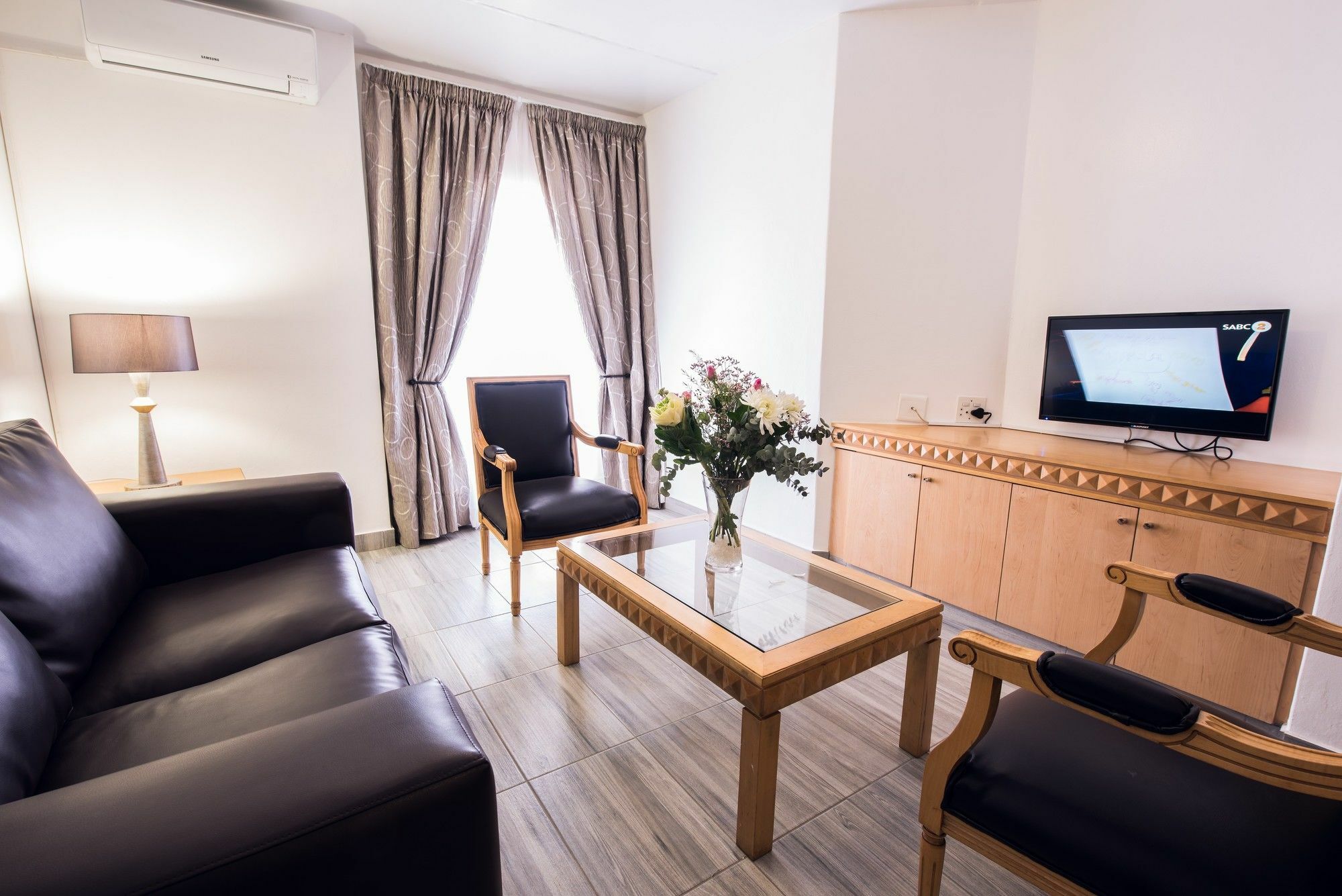 Airport Inn Executive Suites 켐턴파크 외부 사진
