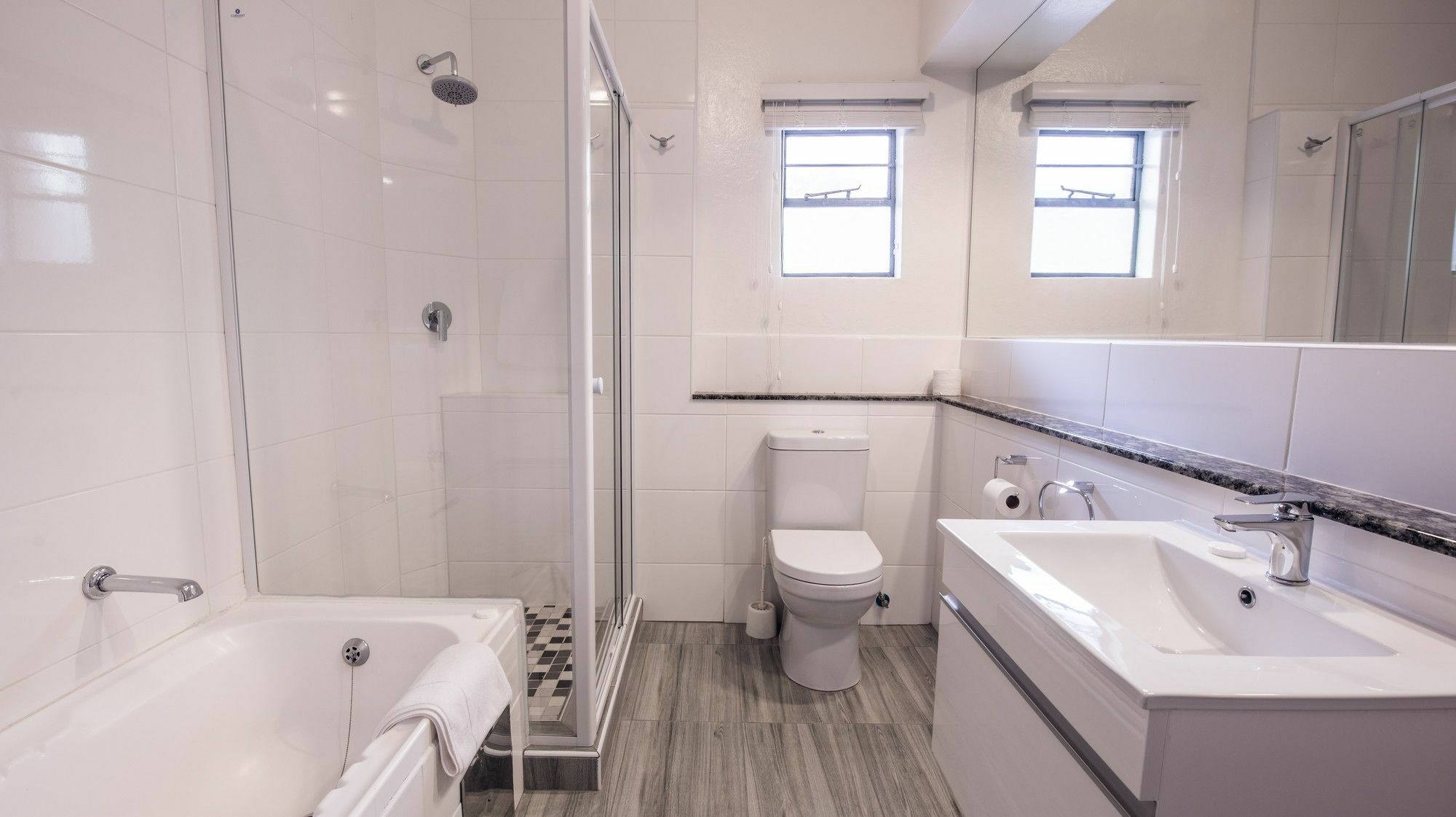 Airport Inn Executive Suites 켐턴파크 외부 사진